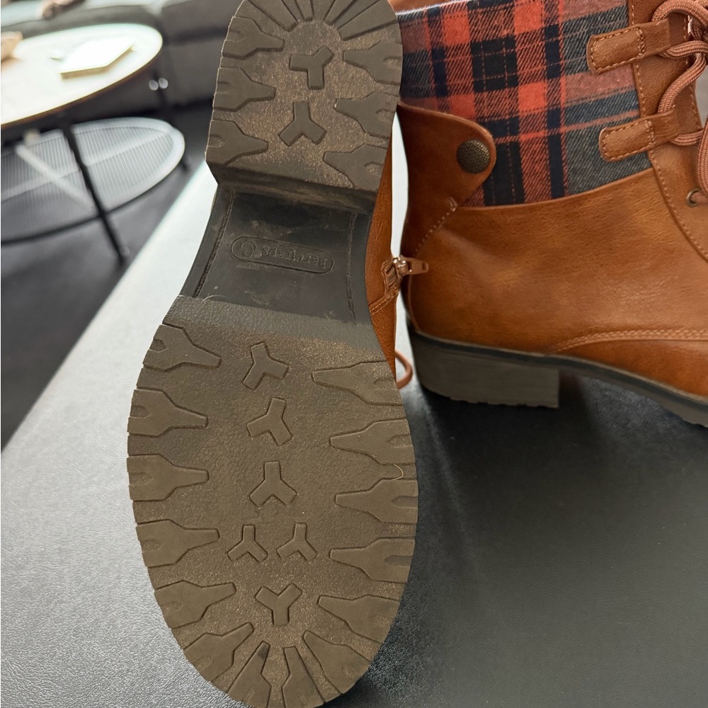 O'Neill Brown Lace Up Boots with Plaid Detail - Picture 4 of 7